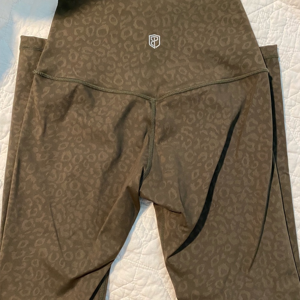Born Primitive leggings
